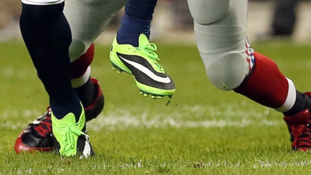 Brandon Marshall Goes Green for Mental Health Awareness Week